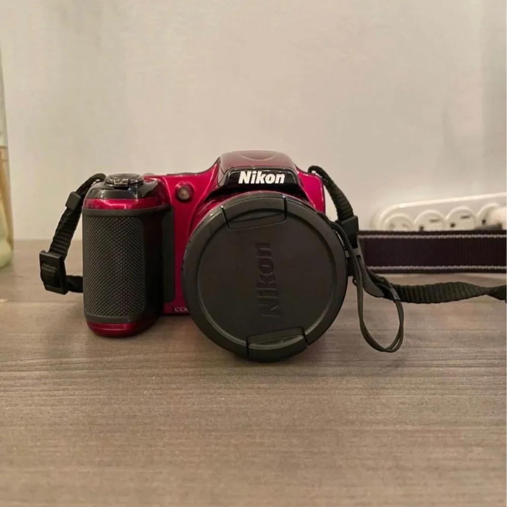 Red Nikon Coolpix L820